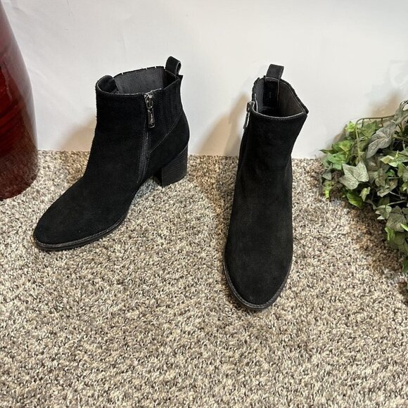 Blondo waterproof Chelsea Ankle Boots Block Heel Size 9.5 M Side Zip Black Suede - Picture 2 of 7